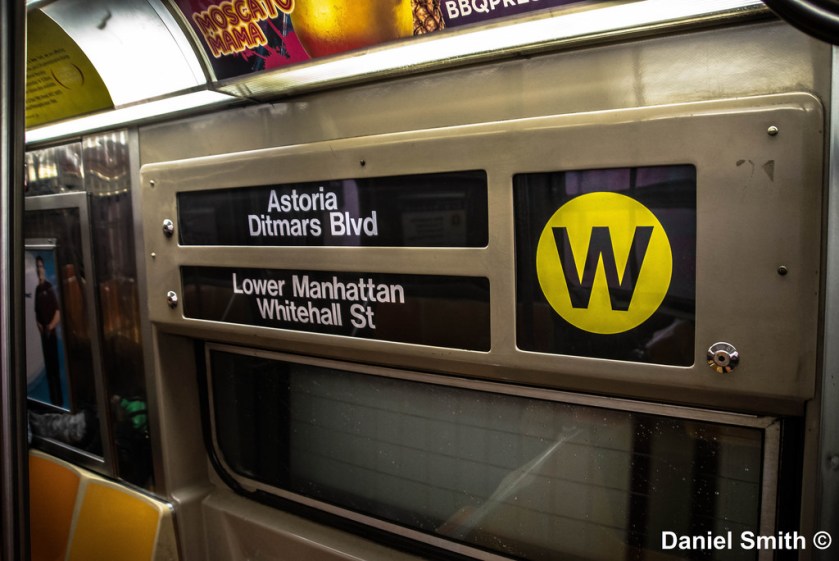 W Train Rollsign
