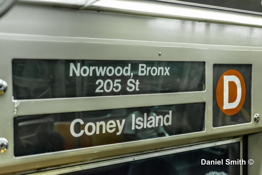D Train Rollsign
